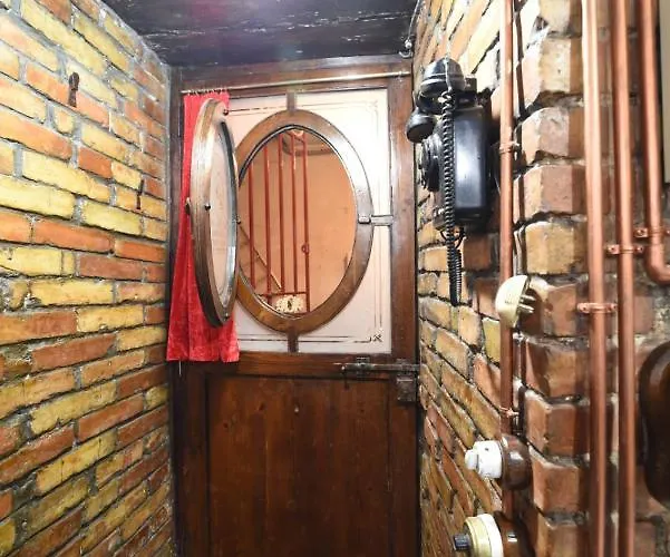 La Casa Dei Custodi Del Duca Ruffo Di Bagnara * Napoli