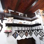 La Casa Dei Custodi Del Duca Ruffo Di Bagnara * Neapol
