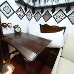 La Casa Dei Custodi Del Duca Ruffo Di Bagnara Neapol