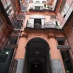 La Casa Dei Custodi Del Duca Ruffo Di Bagnara Neapol